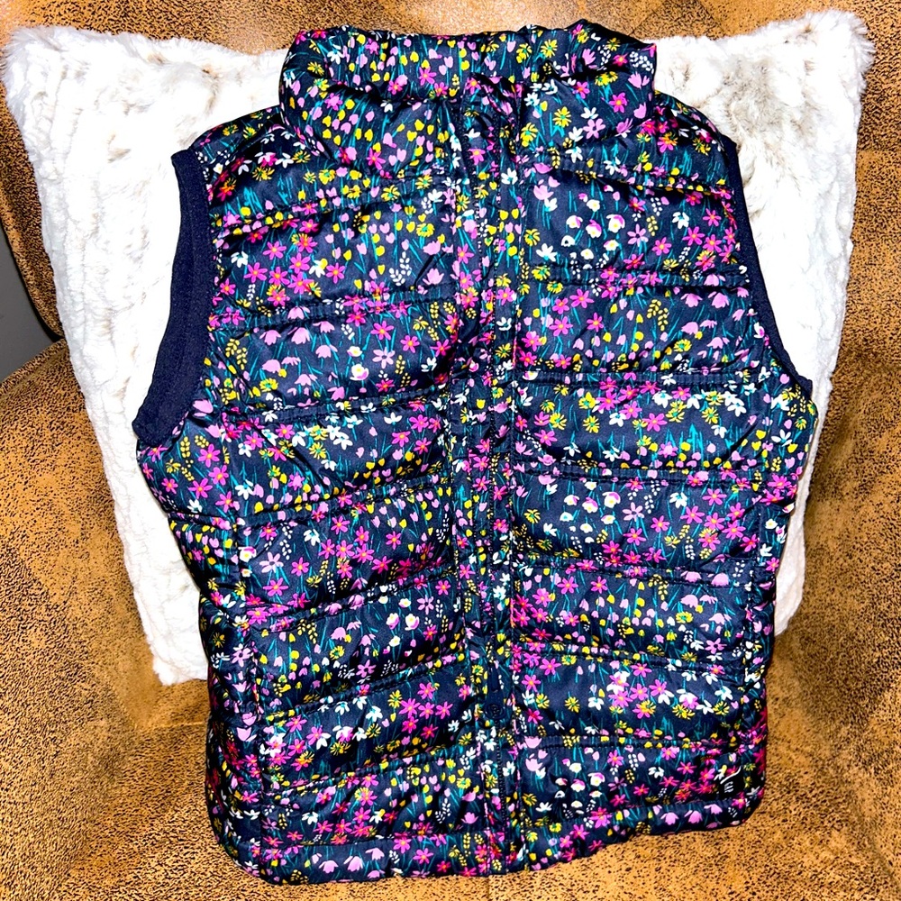 Gap kids XS puffer vest. Brand new, never worn.